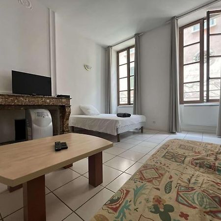Le Monnai Apartment Nimes Bagian luar foto